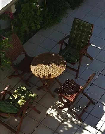 Bright, Spacious, Elegant, Semi Subterrain With Garden, 5Min From Sea